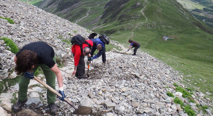 Fix the Fells repairing paths on Hay Stacks.