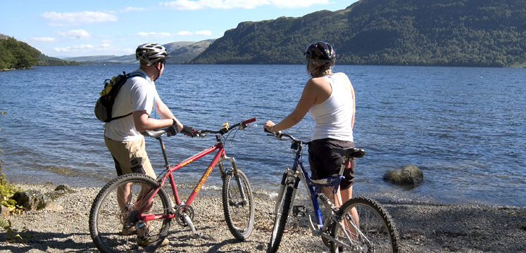 Cyclists by lakeshore copyright Charlie Hedley