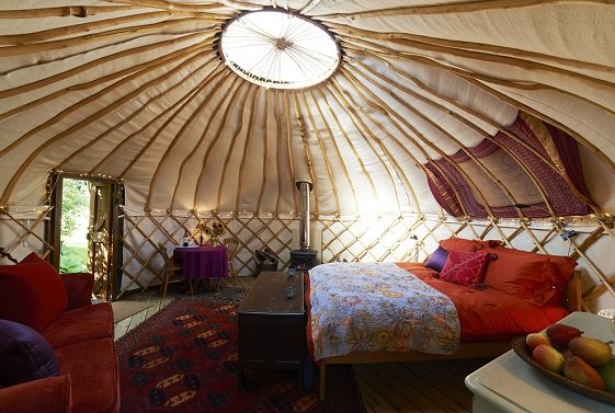 iStock-Glamping-related-image