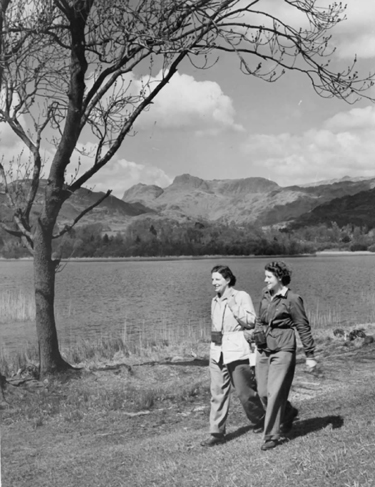 Walking along the shores of Elterwater
